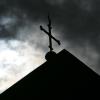 Die dunklen Wolken über der katholischen Kirche werden dichter. Im Zuge des Missbrauchsskandals kommen immer neue Details ans Tageslicht. 