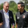 Im ständigen Austausch: FCA-Manager Stefan Reuter und Trainer Dirk Schuster.