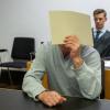 Ein 58-jähriger Lkw-Fahrer steht in Augsburg vor Gericht. Ihm wird vorgeworfen, betrunken einen tödlichen Unfall bei Bissingen im Landkreis Dillingen verursacht zu haben.