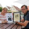 Bettina Häring und Axel Kalkowski vom Neuburger Verschönerungsverein organisieren eine Ausstellung zum 120. Geburtstag von Josy Meidinger. 	