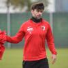 Jan Moravek musste die Trainingseinheit des FC Augsburg am Dienstag vorzeitig beenden.