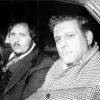 Der verurteilte Watergate-Einbrecher Frank Sturgis (r) und sein Anwalt Ronald Goldfarb (l) am 2. November 1977 in New York, nachdem Sturgis auf Kaution aus dem Gefängnis entlassen worden war. Vor 40 Jahren stürzte die Watergate-Affäre um den republikanischen Präsidenten Nixon die USA in eine tiefe Vertrauenskrise.