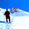 Das Bild zeigt den Niederraunauer Postbote Jakob Fuchs beim Abstieg von der Wildspitze (3774 Meter) im Ötztal.