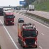 Noch rollen die Lastwagen dicht an dicht auch über die A8. Doch Spediteure und Busunternehmer aus dem Augsburger Land warnen schon jetzt, dass es in Zukunft zu wenig Fahrer geben könnte.