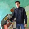 Einer von insgesamt 585 Teilnehmern bei der U18-Europawahl: der 17-jährige Vitus Braun bei der Wahlurne im Wahllokal Grundschule in Ustersbach.  	