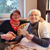 Rosa Ruisinger (rechts) ist 100 Jahre alt geworden. Ihre Tochter Rosi (Mitte) kümmert sich um sie, Fritz Goschenhofer gratulierte für den VdK.
