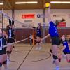 Ein sehenswertes Spektakel boten die Marktoffinger Volleyballerinnen (in Blau-Schwarz) am Wochenende bei den Spielen gegen Türkheim und Weitnau.