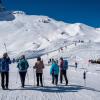 Im Winter wandern? Na klar! Diese Gruppe startet ihre Tour im Skigebiet Ifen an der deutsch-österreichischen Grenze.