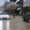 Land unter in Emersacker: Ein Gewitterregen überflutete den kellerweg und die Fuggerstraße. 