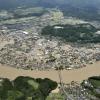 Massive Überflutungen haben in zwei japanischen Provinzen auf der Insel Kyushu zahlreiche Städte überschwemmt und große Schäden angerichtet. Premier Abe will die Armee einsetzen.