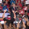 Seine Anhänger feiern ihn wie eh und je: Ex-US-Präsident Donald Trump sprach diese Woche bei einer Republikaner-Veranstaltung in Alabama. 	