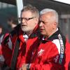 Sorgenvolle Mienen bei Aindlings Trainer Magnus Hoffmann (links) und dem Sportlichen Leiter Josef Kigle. Am Sonntag geht es gegen Donaumünster.  	