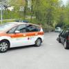 Zwei Unfälle aus den vergangenen beiden Tagen: Zwischen Unterroth und Illertissen überschlug sich ein Autofahrer mit seinem Wagen (oben), in Jedesheim stieß ein Notarzt mit einem anderen Auto zusammen.  