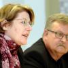 Ulrike Bahr, Vorsitzende der Augsburger SPD, und ihr Stellvertreter Michael Knuth bei einer Pressekonferenz zum Fall Linus Förster.