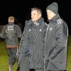 Beobachteten das Training des FC Memmingen genau: Co-Trainer Candy Decker (links) und der neue Cheftrainer Esad Kahric (rechts). 	