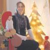 Susi Wenninger gestaltet das Adventsfenster für den 11. Dezember und hat auch sonst ihr ganzes Haus schon weihnachtlich geschmückt.  