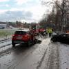 Bei Kellmünz hat sich am Samstagvormittag bei winterlichen Straßenverhältnissen ein schwerer Zusammenstoß ereignet. Vier Personen wurden dabei schwer verletzt. 