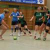Immer besser läuft es für die Handballerinnen des TSV Aichach: (von links, in Grün) Lina Schrempel, Stephanie Heinrich und Michaela Mergner. 
