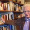 Musikprofessor Georg Hörtnagel wird 90 Jahre alt. In alter Verbundenheit zu seiner Heimat blättert er immer wieder gern in der Chronik von Kammlach. 