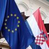 Eintreten und gleich einsparen: Kroatiens EU-Mitgliedschaft soll im Juli 2013 beginnen. Foto: Antonion Bat dpa