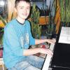 Der 16-jährige Matthias Schweihofer aus Herbertshofen ist laut seiner Musiklehrer ein Ausnahmetalent. Er lernte das Klavierspielen in der Musikschule Biberbach. 