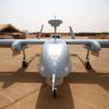 Bewaffnen oder nicht? Eine Drohne vom Typ Heron TP steht auf einem Rollfeld in Mali. 