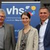 Carolin Gehring (Mitte) ist die neue Geschäftsführerin der Volkshochschule und wird Dieter Rösch (links) ablösen. Bürgermeister Jürgen Eisen (rechts) ist überzeugt, dass sie die Vhs weiterentwickeln wird. 