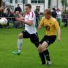 Daniel Gleich (links) will mit dem FSV Wehringen nach der unglücklichen 4:5-Niederlage gegen den TSV Diedorf (gelbe Trikots) bei TSV Göggingen zumindest einen Punkt mitnehmen. 