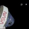 Auf dieser von der Nasa zur Verfügung gestellten Aufnahme sind die Erde und der Mond von der "Orion"-Kapsel aus zu sehen. Mit dem aktuellen Programm der US-Raumfahrtbehörde sollen erstmals eine Frau und eine nicht-weiße Person auf dem Mond landen.