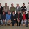 Die 16 Kandidaten der „überparteilichen Einheitsliste – CSU“ aus Apfeldorf mit Bürgermeisterkandidat Georg Epple in der Mitte. 