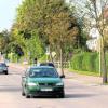 Der Verkehr in der Küsterfeldstraße in Riedlingen soll gebremst werden. Das fordern die Anwohner. Auf der Straße sind täglich allein 2100 Fahrzeuge in einer Richtung unterwegs. Foto: Widemann