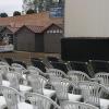 Die verregneten Tage zum Ende des Open-Air-Kino-Sommers in Wertingen konnten die Erinnerung an die vielen lauen Filmnächte im Wertinger Schlossgarten nicht trüben. Bei den letzten Filmen blieben die Stühle im Freien leer. Sie wurden im nahe gelegenen Kino gezeigt. 