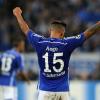 Dennis Aogo freut sich über den 4:3-Sieg des FC Schalke gegen Sporting Lissabon