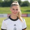 Jule Brand, Flügelspielerin, winkt nach den beiden Siegen gegen Spanien und Dänemark ihr erster Startelfeinsatz bei der EM der Frauen. 