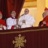 Kardinal Jorge Mario Bergoglio (M) aus Argentinien ist zum neuen Papst gewählt worden.