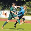 Nicht zu stoppen sind die Fußballer des FC Königsbrunn (rechts Julian Völkl) derzeit in der Bezirksoberliga. Nach dem Sieg bei Schwaben Augsburg gewannen sie auch gegen den TSV Marktoberdorf.  