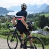 Grund zum Anhalten während einer Fahrrad-Tour: der Blick über St. Gilgen und den Wolfgangsee. 