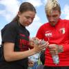 Konstantinos Stafylidis schrieb kürzlich noch fleißig Autogramme. Vielleicht haben sie in Augsburg bald großen Sammlerwert. Der Grieche scheint vor einem Wechsel zum HSV zu stehen.