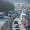 Kilometerlange Staus bildeten sich am Dienstag, 13. März 2007 auf der A8 zwischen den Anschlussstellen Burgau und Leipheim aufgrund von Markierungsarbeiten in Höhe Günzburg-Leinheim (Richtung Burgau/München) und einem liegengebliebenen Fahrzeug auf der rechten Fahrbahn (Richtung Leipheim/Stuttgart). Verkehr Stau Autobahn