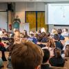 Beim Fair-Trade-Tag am Dominikus-Zimmermann-Gymnasium in Landsberg hielt Edwin Busl einen Vortrag.