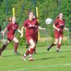 Die Fußballerinnen des TSV Friedberg (rote Trikots) fahren am heutigen Samstag zum Erdinger Meister-Cup nach Stöttwang.  	 	