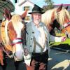 Stammgast bei den Leonhardiritten in Hölzlarn ist der Aindlinger Michael Gutmann (Moosbräu) mit seinen beiden Pferden. Foto: Josef Abt