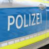 Zwei Männer wählten den Notruf und meldete eine hilflose Person in Augsburg. Zeugen sahen den Vorfall anders: Die Ersthelfer sollen die Täter gewesen sein.