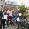 Der Bürgermeister und die erfolgreichen Stadtradler: (von links) Bernhard Uhl, Erwin Fischer (Radlfreunde), Jürgen Winkler (Das Tetra-Team/Handbiker) und Hans Kailich (Seniorensausser)