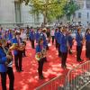 Große Ehre: Das Schülerblasorchester St. Ottilien durfte auf dem roten Teppich vor der Ehrentribüne die US-amerikanische und deutsche Nationalhymne spielen.