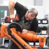 Kuka-Roboter finden sich in vielen Unternehmen. 