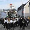 Beim Faschingsumzug in Mertingen waren am Sonntag bis zu 10.000 Feiernde auf den Straßen.