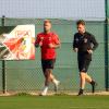 Der FCA muss in den Testspielen gegen Union Berlin auf ihn verzichten: Hier trainiert Niklas Dorsch mit Athletiktrainer Andreas Bäumler.