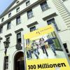 300 Millionen Euro fließen bis 2030 in die Sanierung der Augsburger Schulen (auf dem Bild das Holbein-Gymnasium). Doch das Geld reicht nicht. 	 	