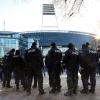 Die Polizei vor dem Bremer Weserstadion.